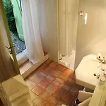 לינה וארוחת בוקר La Maison Sur La Colline 3*