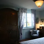 לינה וארוחת בוקר La Maison Sur La Colline 3*