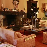 לינה וארוחת בוקר La Maison Sur La Colline 3*