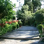 La Maison Sur La Colline לינה וארוחת בוקר 3*