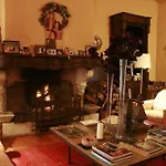 La Maison Sur La Colline לינה וארוחת בוקר