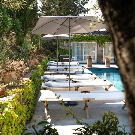 La Maison Sur La Colline Bed & Breakfast