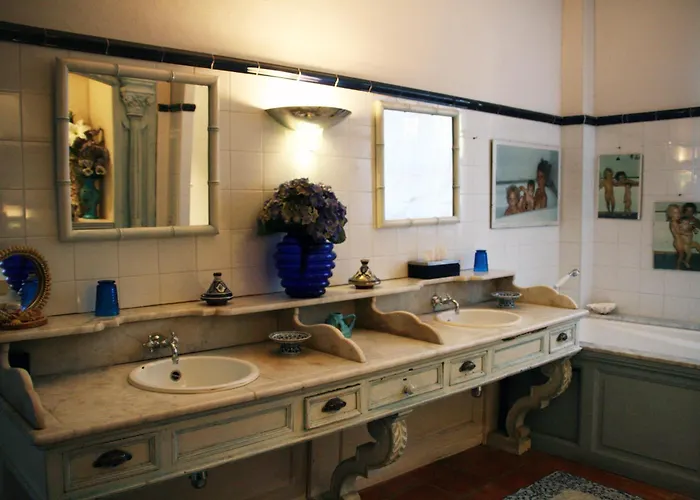 La Maison Sur La Colline 3*