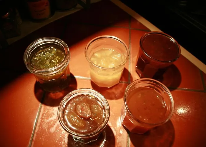 La Maison Sur La Colline Bed & Breakfast 3*