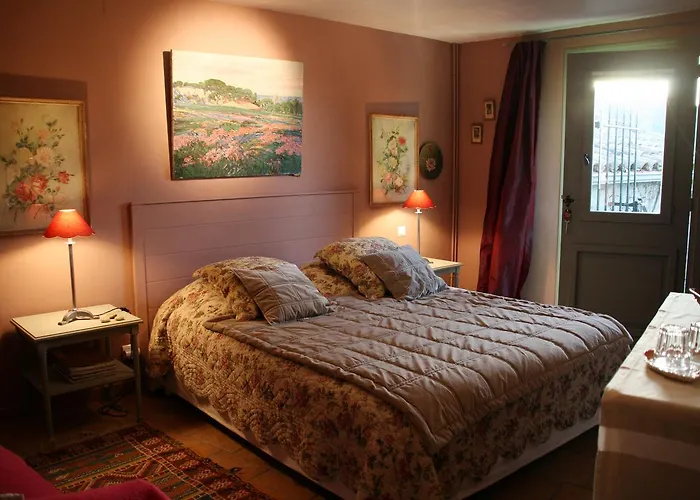 La Maison Sur La Colline Bed & Breakfast 3*