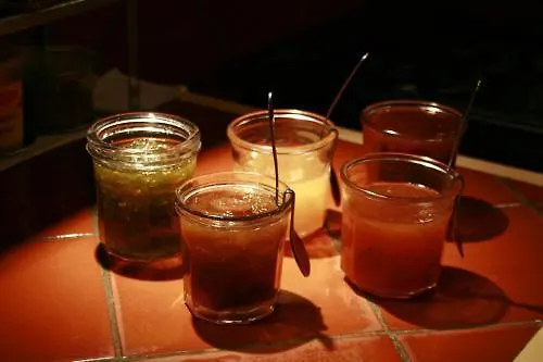 La Maison Sur La Colline Bed & Breakfast 3*